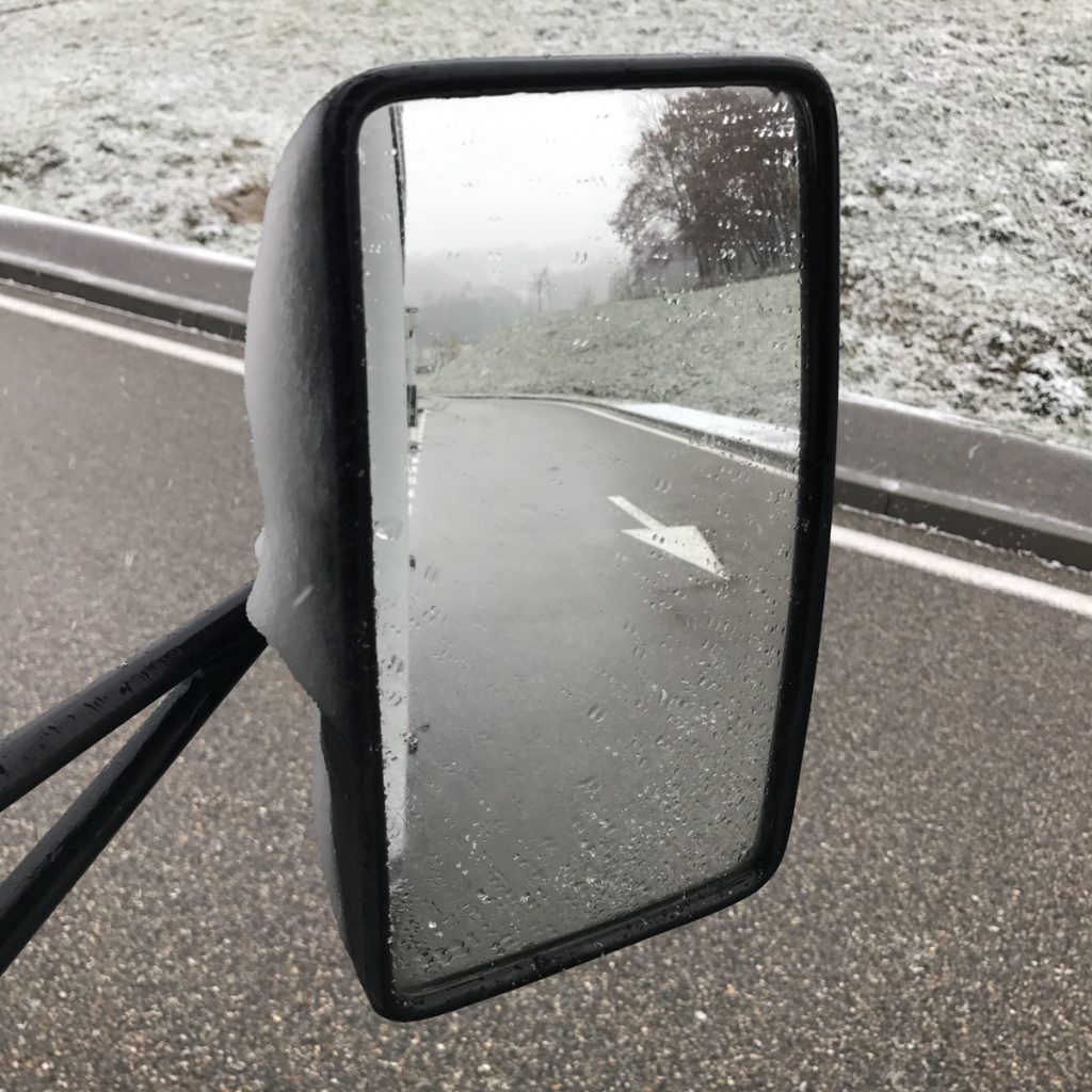 Frost im Rückspiegel